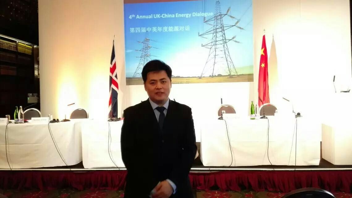 英语专业2004届优秀员工-申大德